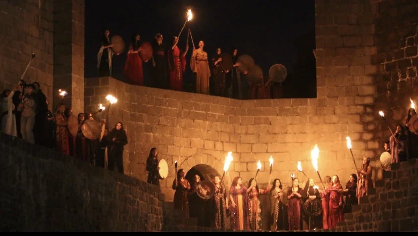 Diyarbakır’da Newroz ateşi yakıldı