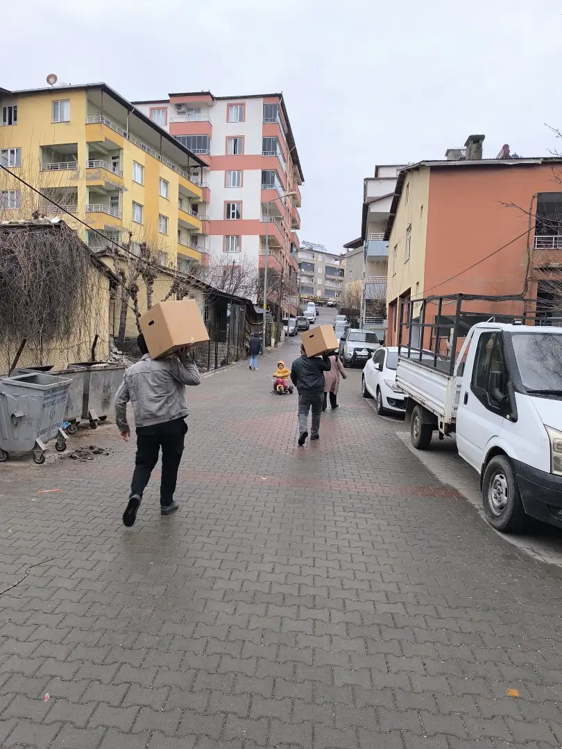 Kulp Belediyesi’nden İhtiyaç Sahibi Vatandaşlara Gıda Kolisi Desteği